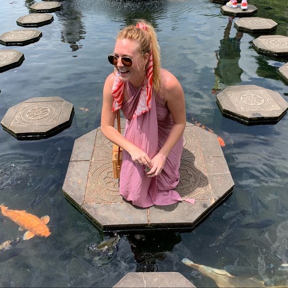 Meet your Posher, Rebecca - Picture 1 of 1